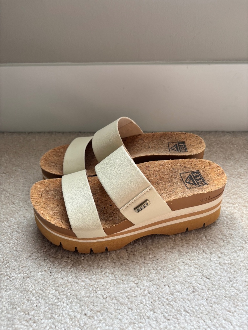 REEF Women’s Size 6 Platform Wedge Sandals Cream Cork Footbed Slip On